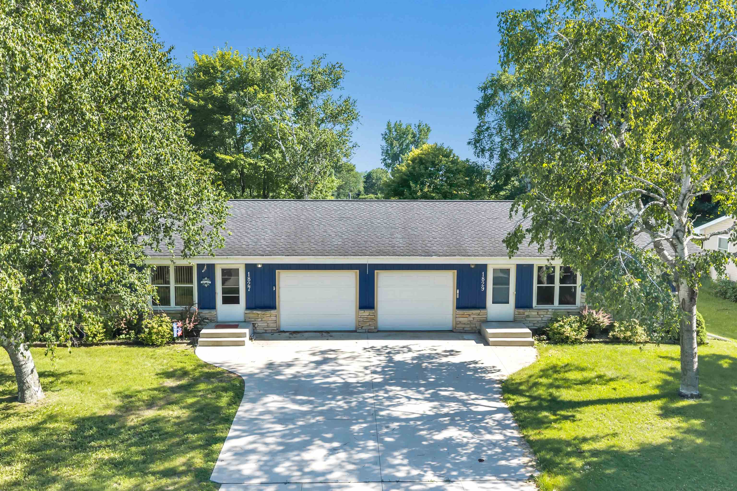 1827 Cormier Road Green Bay, WI 54313 - Photo 3 of 30