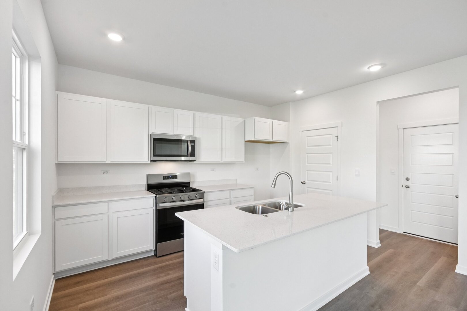 2570 Santa Fe Drive Pingree Grove, IL 60140 - Photo 11 of 65