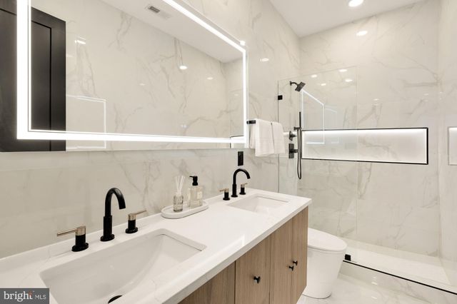 a house view with a outdoor space