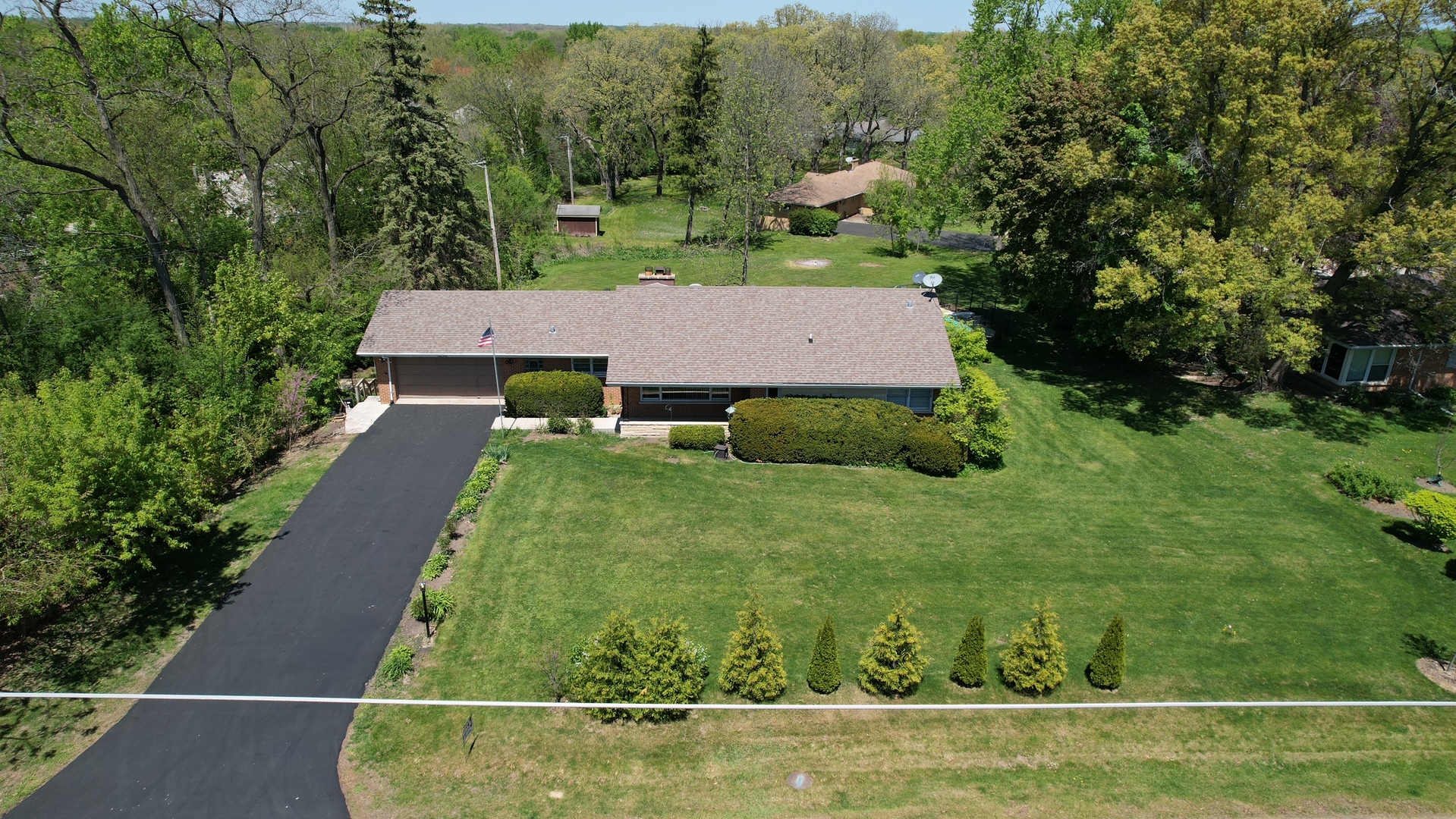 140 East Hillside Road Barrington, IL 60010 - Photo 2 of 17 an aerial view of a house