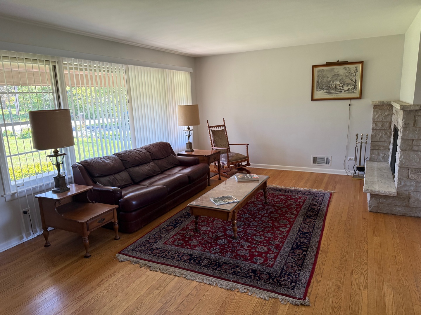 140 East Hillside Road Barrington, IL 60010 - Photo 9 of 17 a living room with furniture and a window