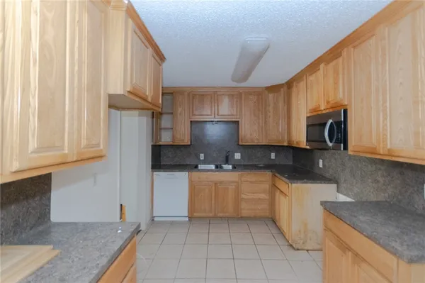 $2,295 | 2240 Lombardy Drive, Corpus Christi, TX 78418