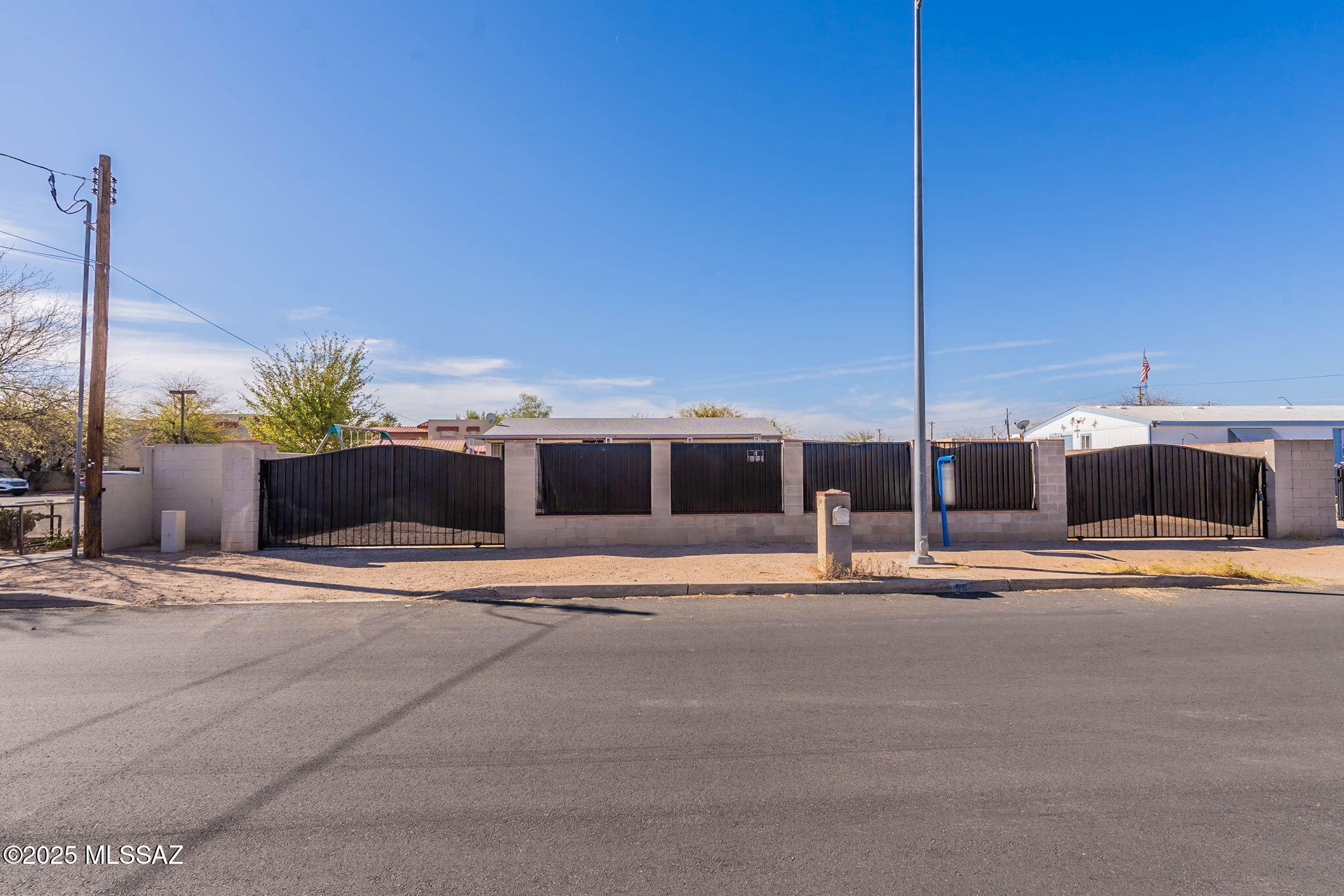 50 East Mohave Road Tucson, AZ 85705 - Photo 1 of 35