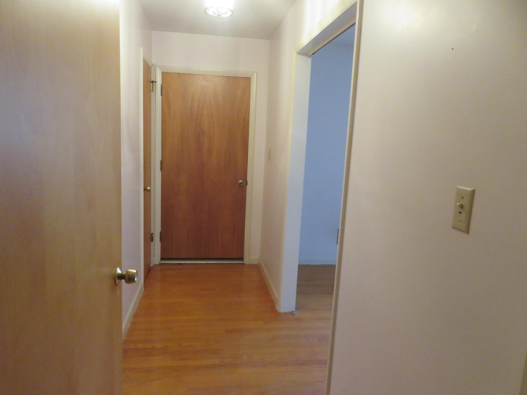 5804 Deblyn Avenue Raleigh, NC 27612 - Photo 7 of 31 Foyer