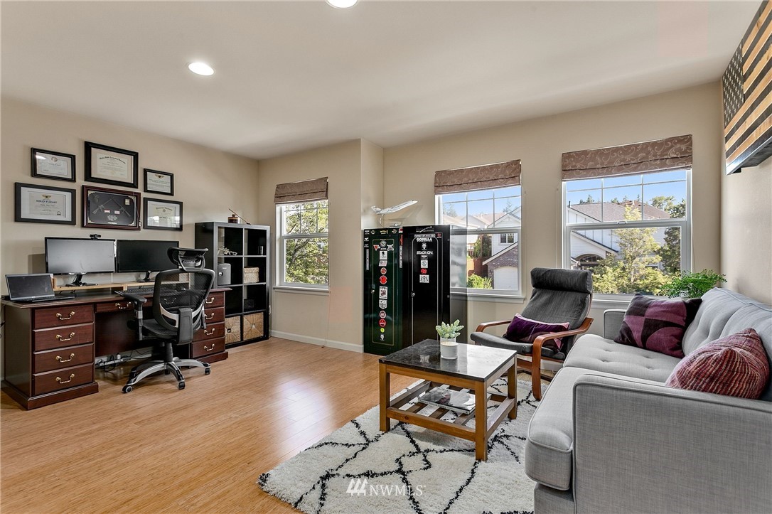1930 Northeast 35th Place Renton, WA 98056 - Photo 22 of 34 Gallery Image 22