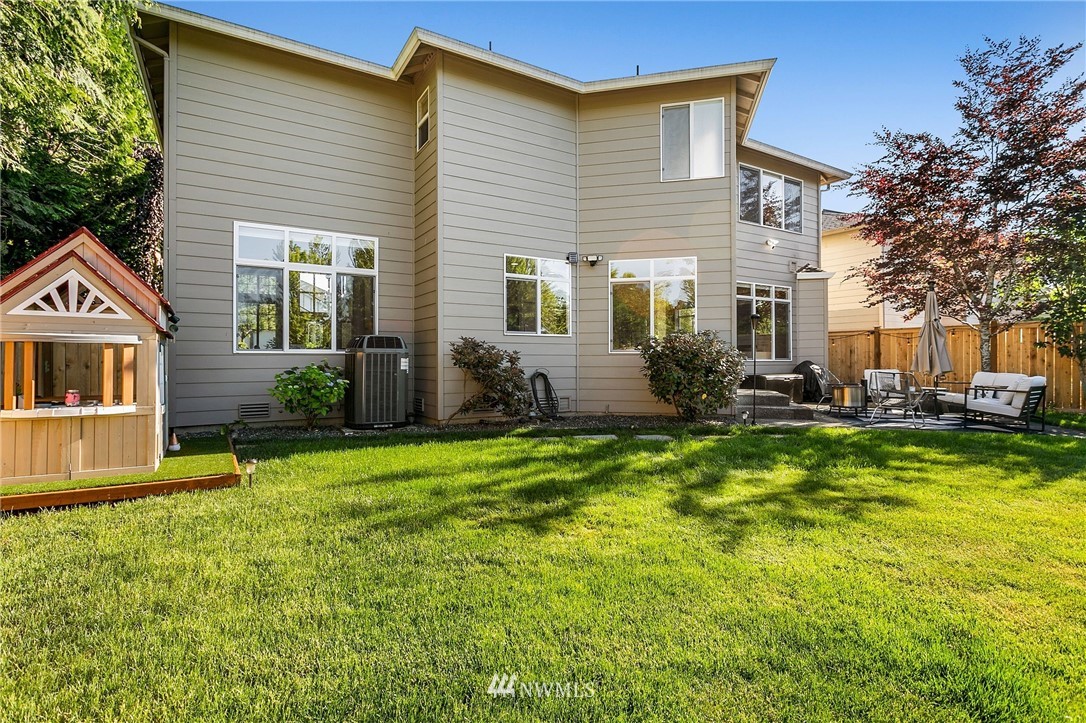 1930 Northeast 35th Place Renton, WA 98056 - Photo 27 of 34 Gallery Image 27