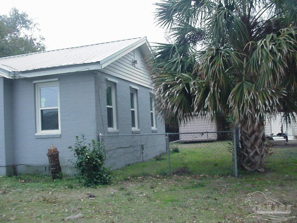 5178 Nimitz Road Milton, FL 32583 - Photo 3 of 22 Gallery Image 3