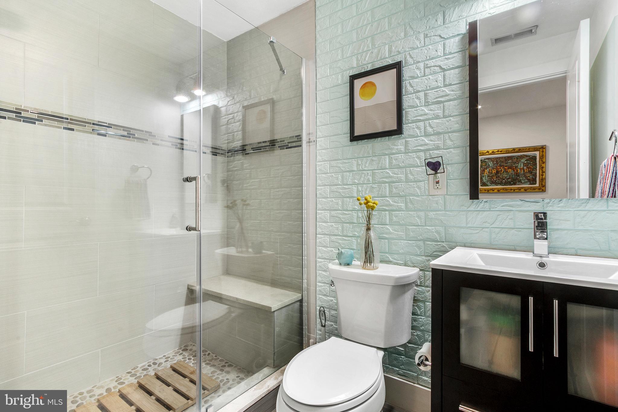 18 West Thompson Street, Unit A Philadelphia, PA 19125 - Photo 13 of 26