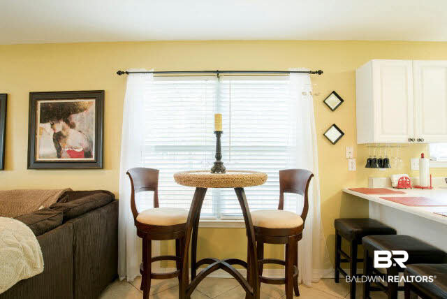 2300 East 4th Street Gulf Shores, AL 36542 - Photo 16 of 26 Breakfast area