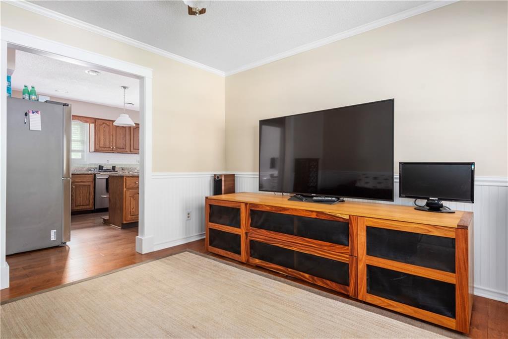 9711 Sycamore Road Carmel, IN 46032 - Photo 11 of 30 Gallery Image 11