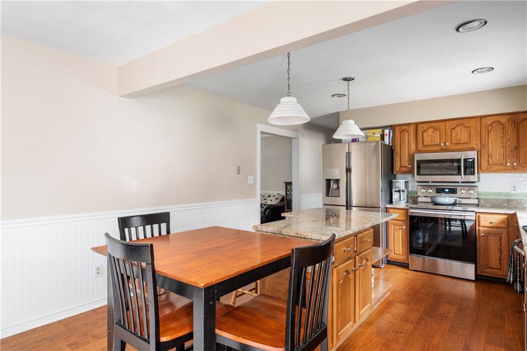 9711 Sycamore Road Carmel, IN 46032 - Photo 12 of 30 Gallery Image 12
