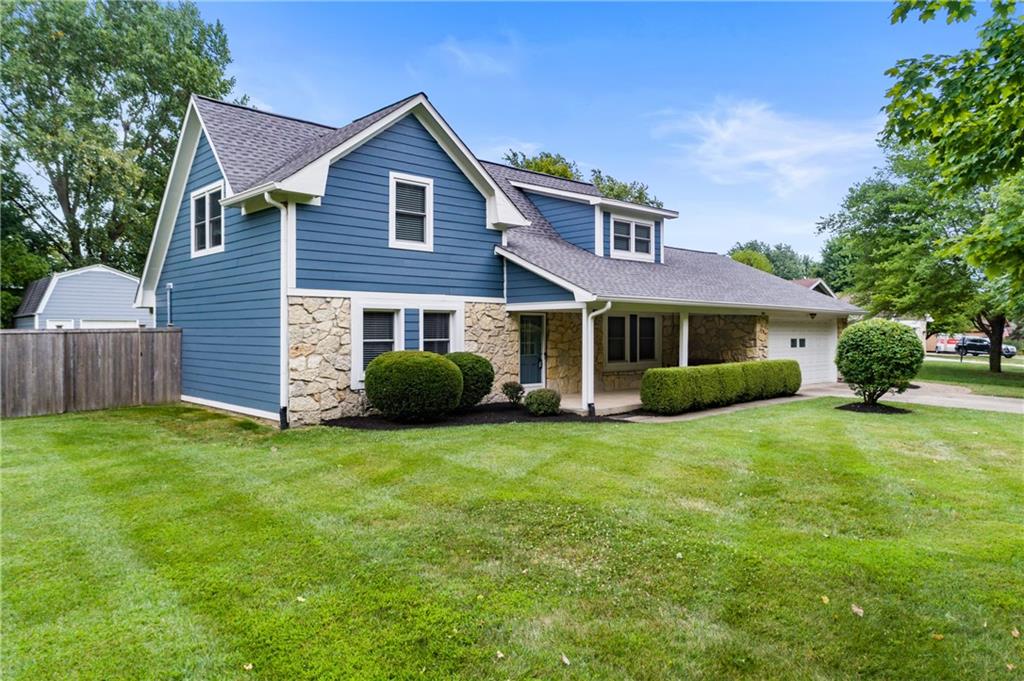 9711 Sycamore Road Carmel, IN 46032 - Photo 3 of 30 Gallery Image 3
