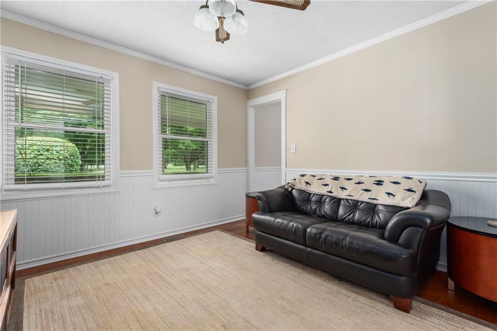 9711 Sycamore Road Carmel, IN 46032 - Photo 10 of 30 Gallery Image 10