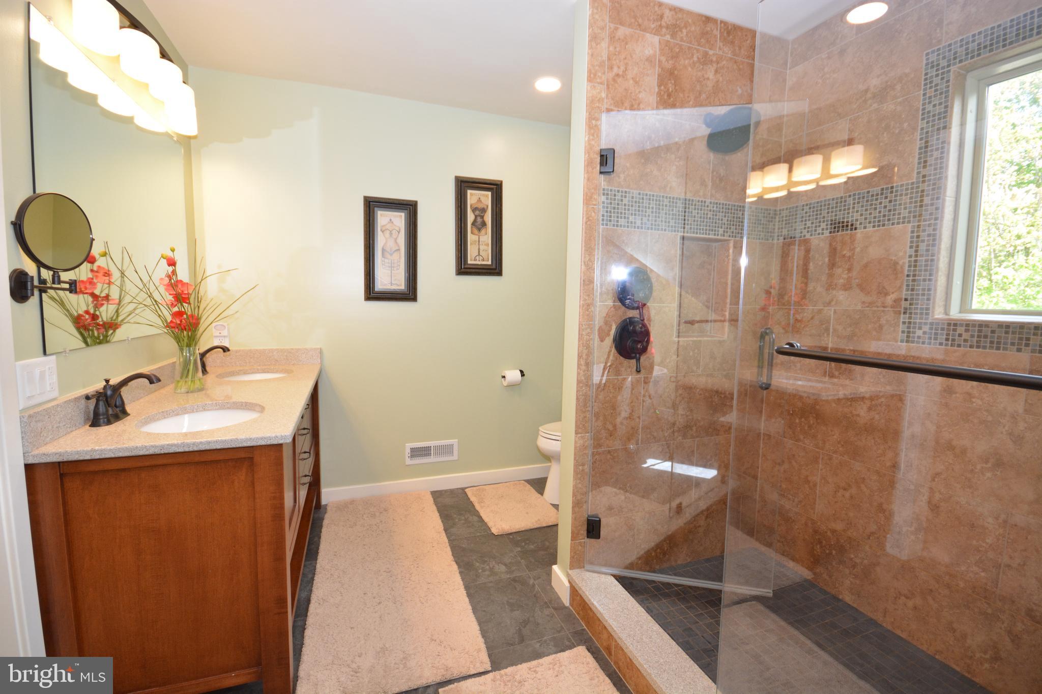 1101 Central Manor Road Lancaster, PA 17603 - Photo 30 of 64 Primary Bathroom