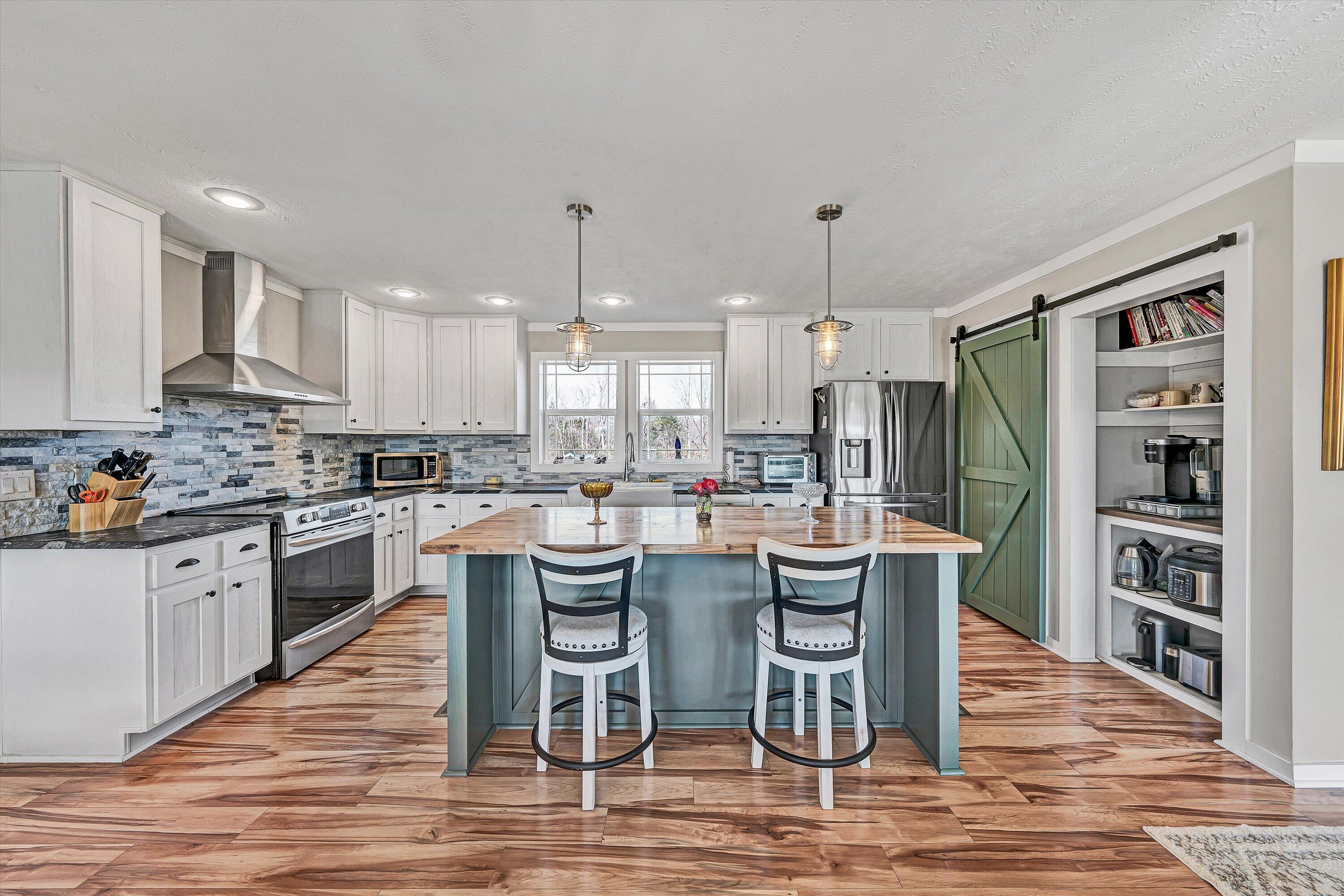 1675 Airport Road Moneta, VA 24121 - Photo 13 of 45 07-DSC00019