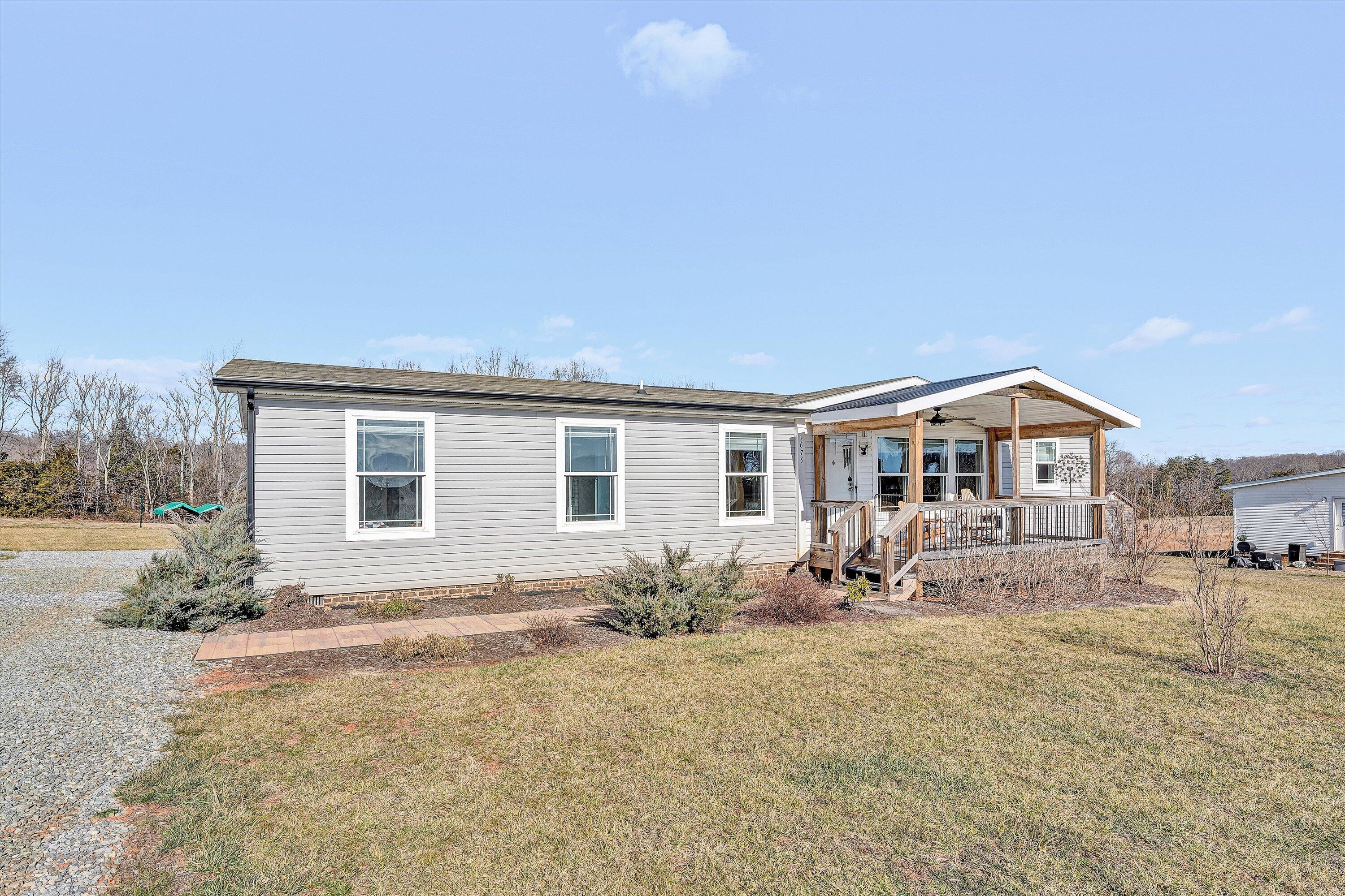 1675 Airport Road Moneta, VA 24121 - Photo 7 of 45 02-DSC00112