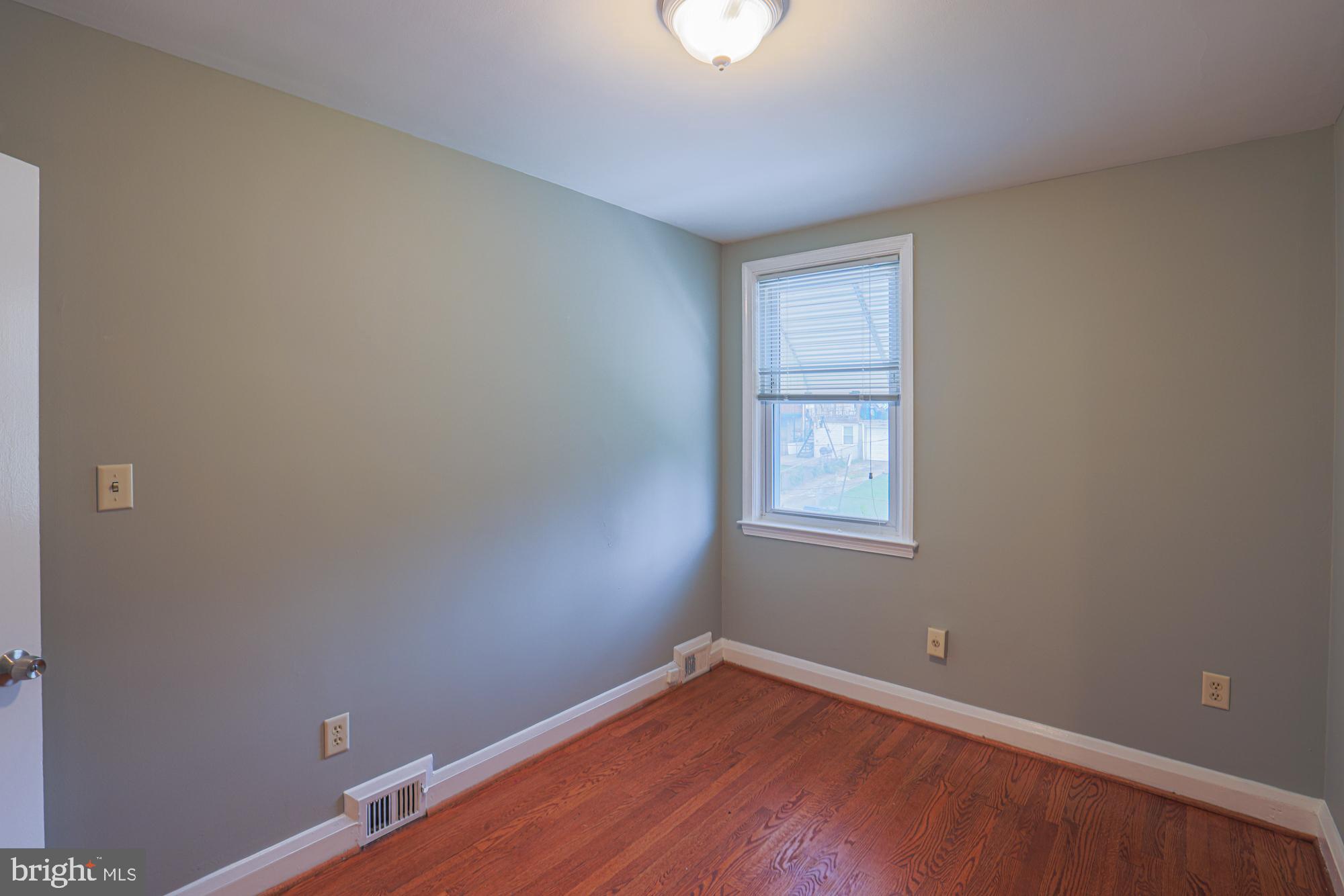 4902 Lindsay Road Baltimore, MD 21229 - Photo 41 of 58 Third bedroom