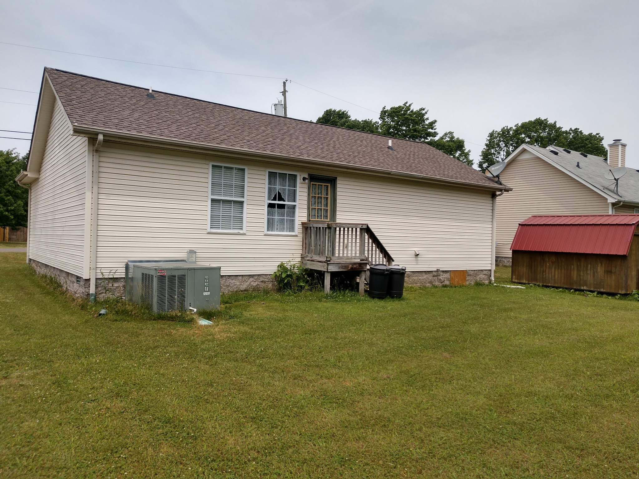 1511 Ridgemont Drive La Vergne, TN 37086 - Photo 4 of 18 a front view of house with yard and trees