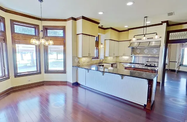 $4,950,000 | Undisclosed Address, Thrall, TX 76578