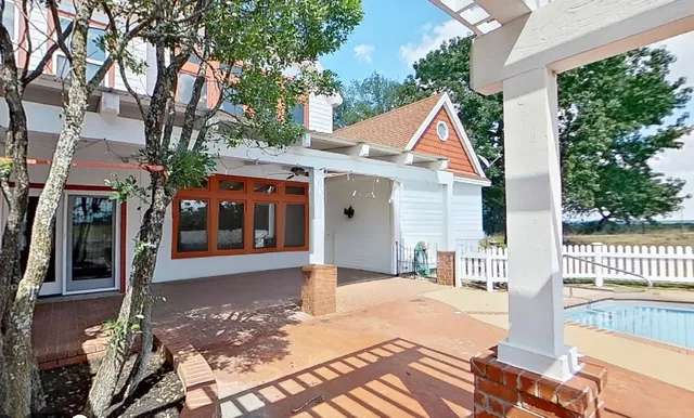 $4,950,000 | Undisclosed Address, Thrall, TX 76578