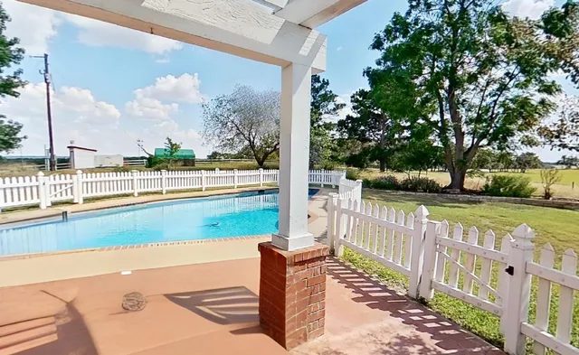 $4,950,000 | Undisclosed Address, Thrall, TX 76578