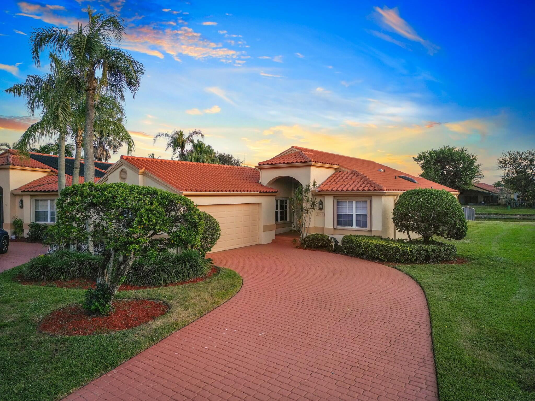 19931 Oslo Court Boca Raton, FL 33434 - Photo 23 of 40 Driveway & Front of House