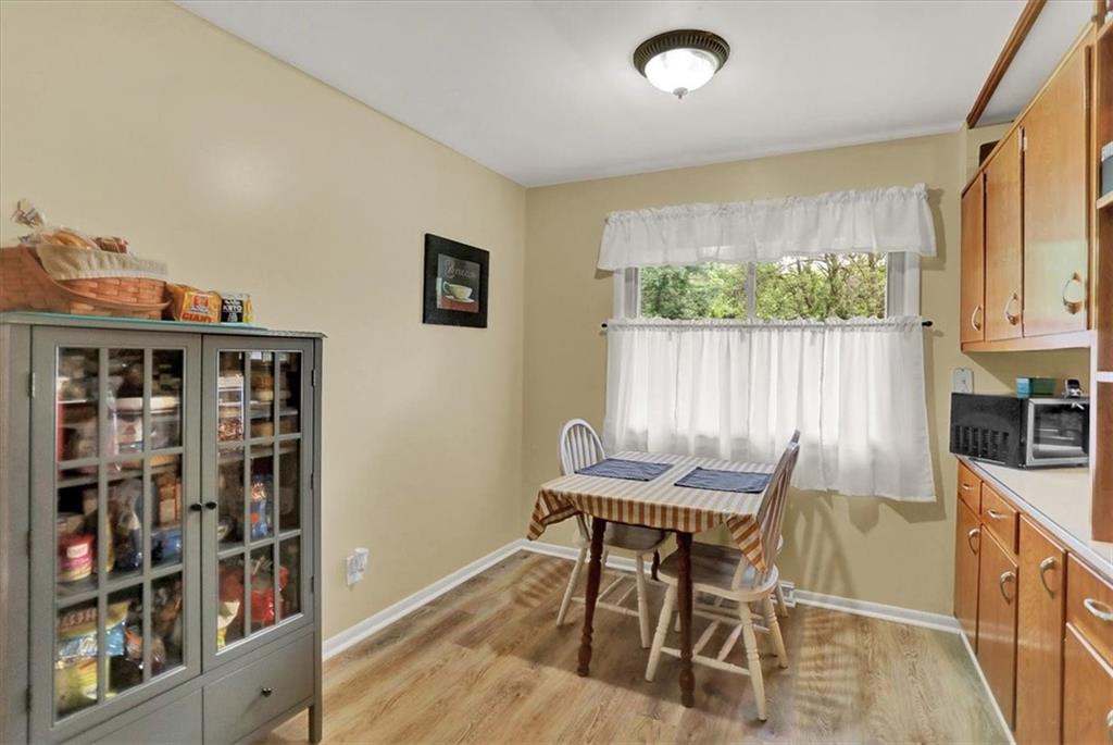 935 Burbank Road Indianapolis, IN 46219 - Photo 10 of 40 Gallery Image 10
