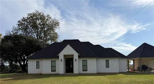 $579,500 | 375 Robert Lacaze Road, Natchez, LA 71456