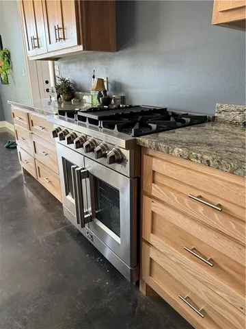 $579,500 | 375 Robert Lacaze Road, Natchez, LA 71456