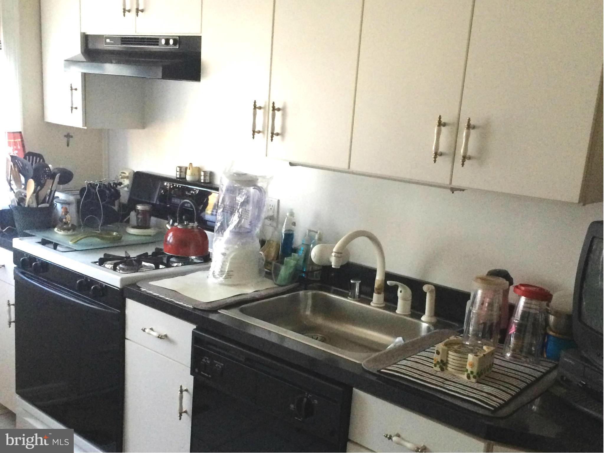 2152 Firethorn Road Baltimore, MD 21220 - Photo 3 of 6 Kitchen