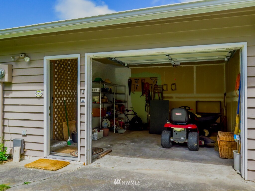 969 Rowe Road Camano Island, WA 98282 - Photo 3 of 25 Gallery Image 3