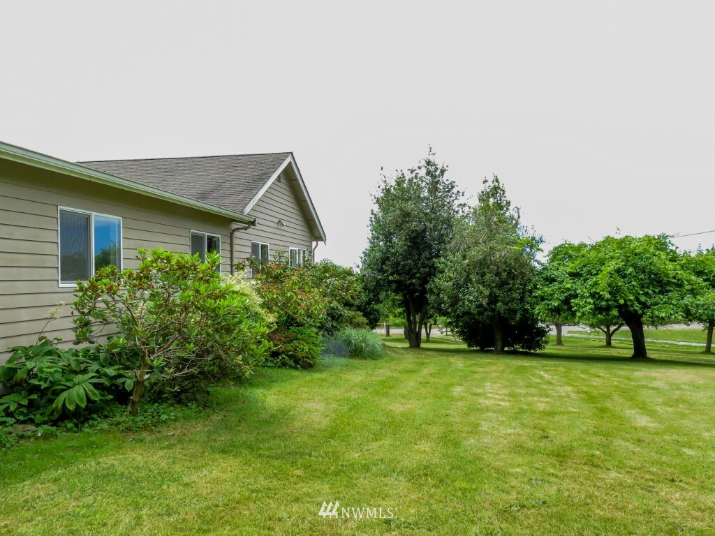 969 Rowe Road Camano Island, WA 98282 - Photo 5 of 25 Gallery Image 5