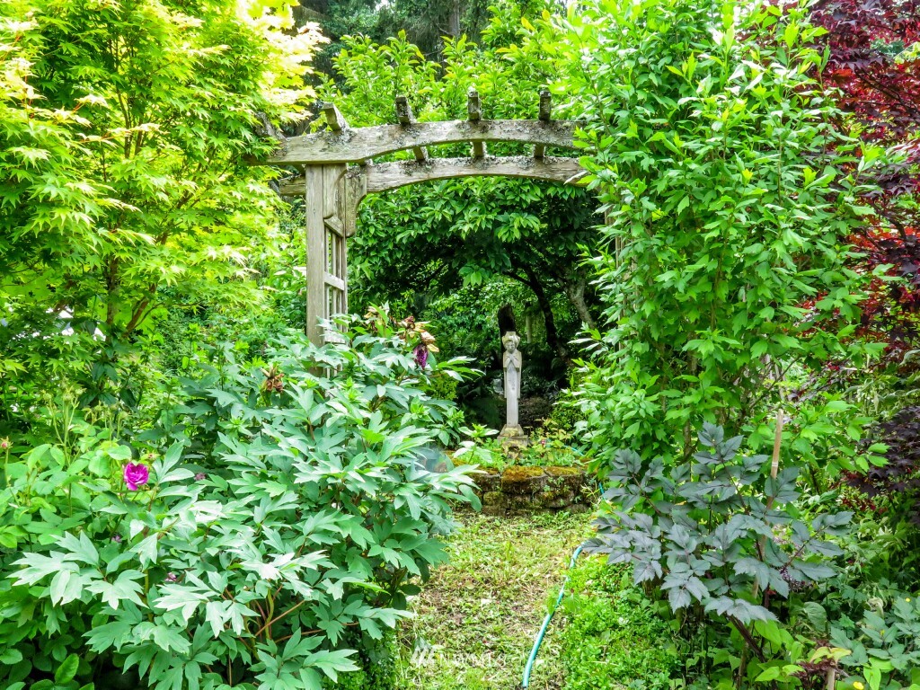 969 Rowe Road Camano Island, WA 98282 - Photo 10 of 25 Gallery Image 10