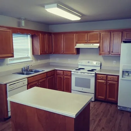 $2,400 | 1036 Persimmon Drive, Spring Hill, TN 37174