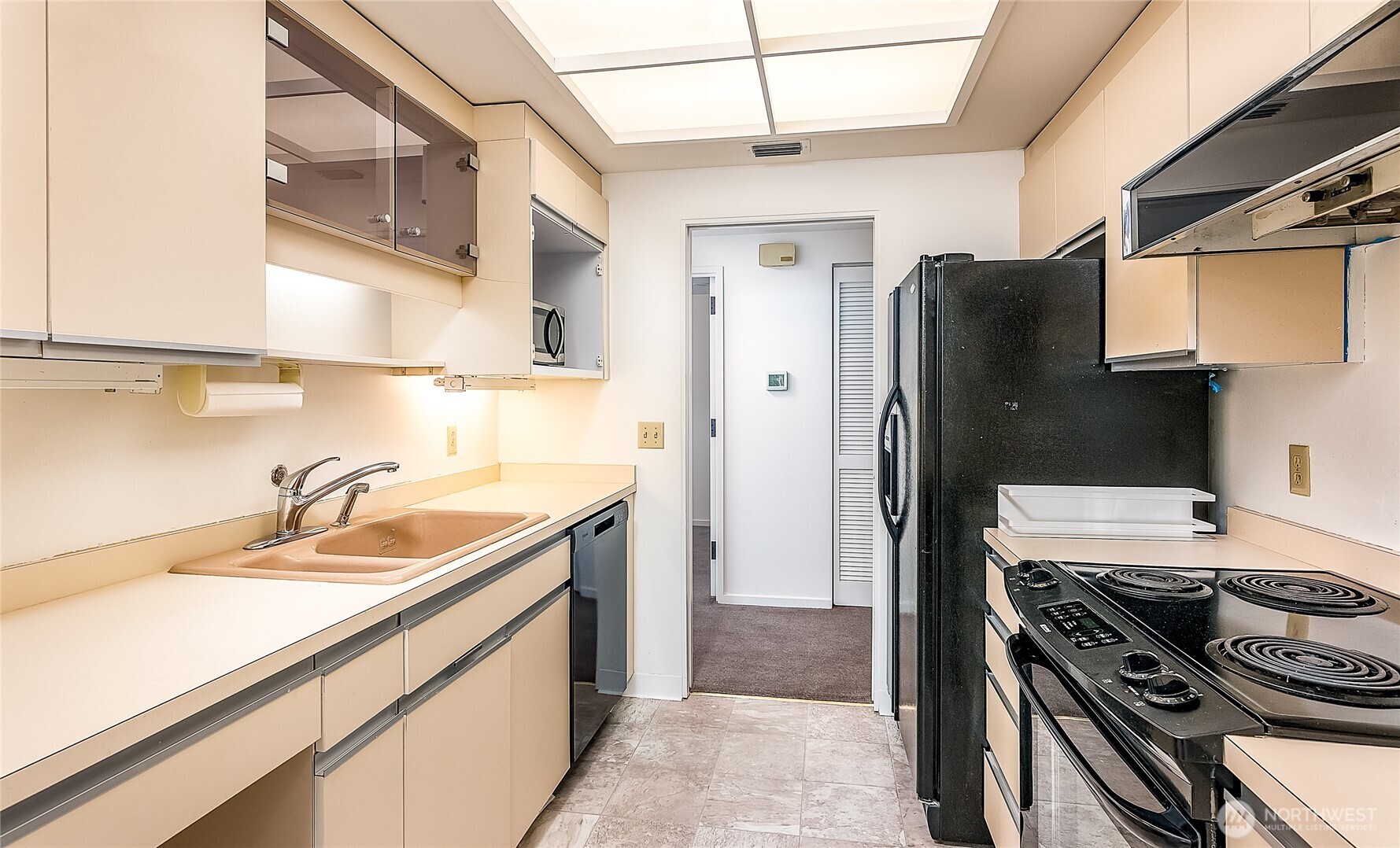 1301 Spring Street, Unit 8C Seattle, WA 98104 - Photo 21 of 31