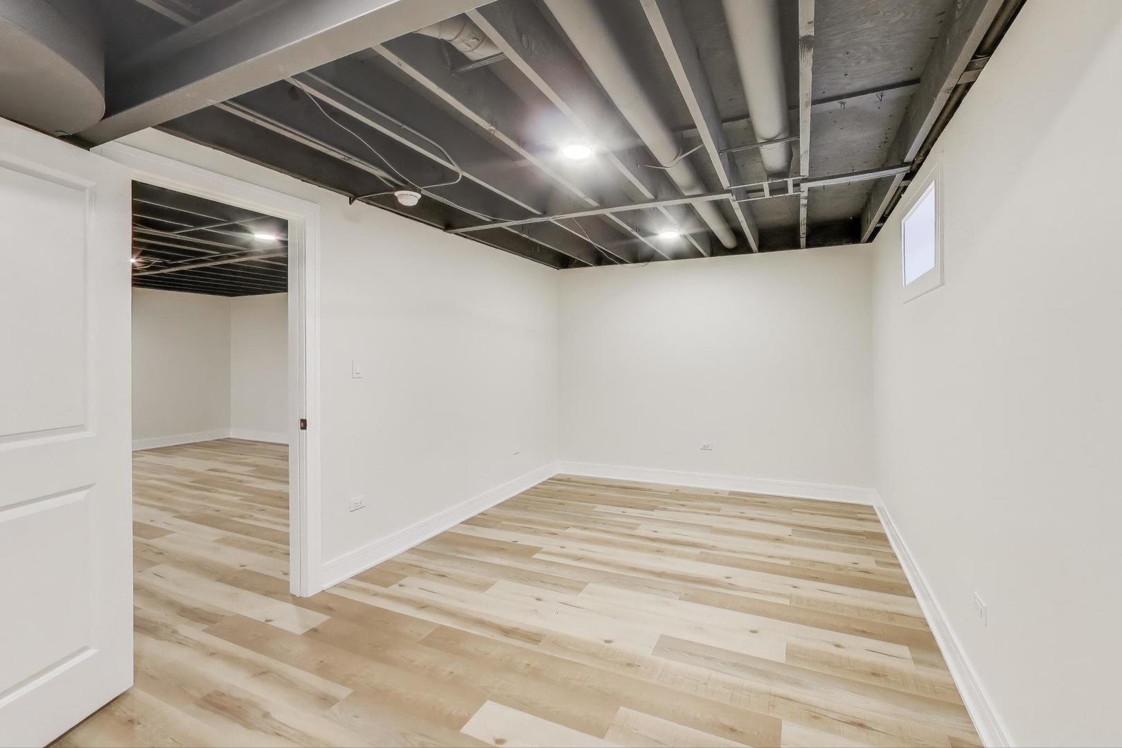 623 North Benton Street Palatine, IL 60067 - Photo 22 of 27 a view of a hallway