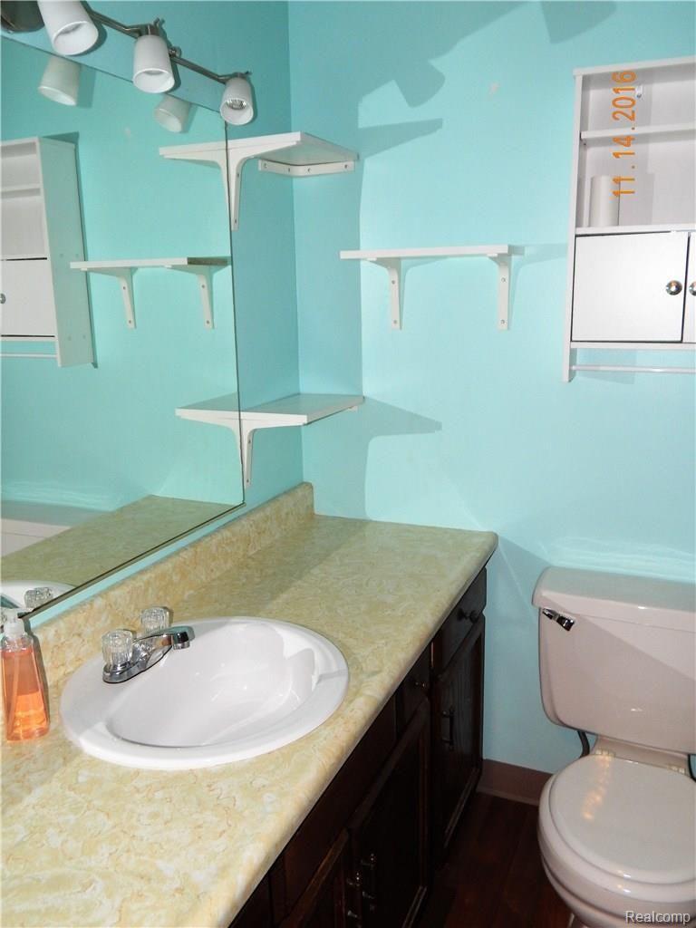 2122 Sexton Road Howell, MI 48843 - Photo 10 of 22 2nd Full Bath