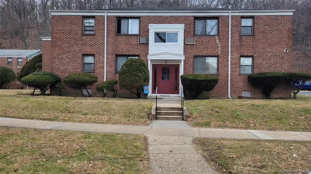 $182,000 | 19 Lawrence Drive, Unit A, White Plains, NY 10603