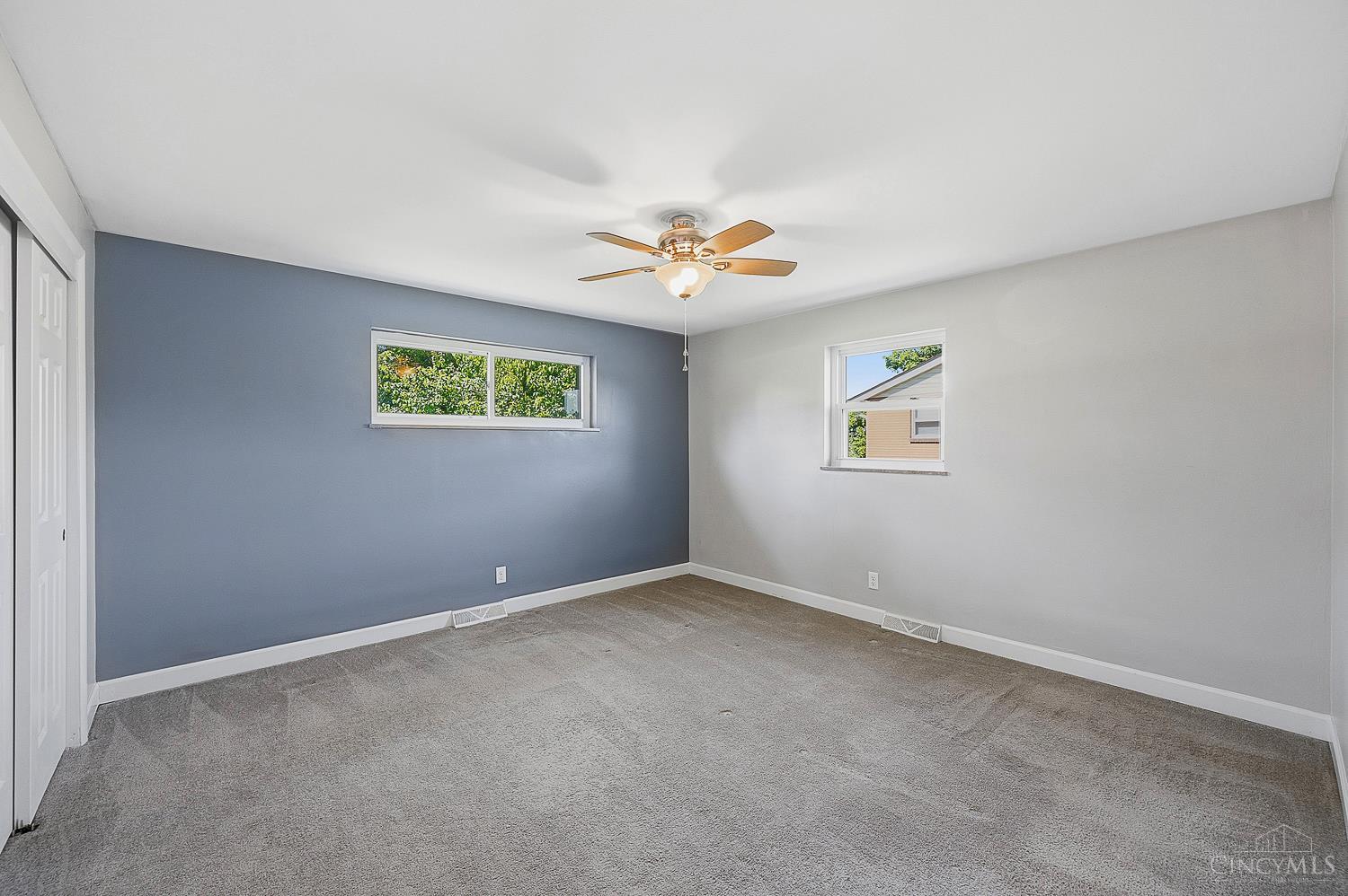 6718 Springdale Road Cincinnati, OH 45247 - Photo 12 of 34