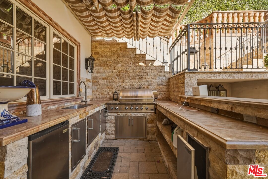 900 Chantilly Road Los Angeles, CA 90077 - Photo 6 of 46