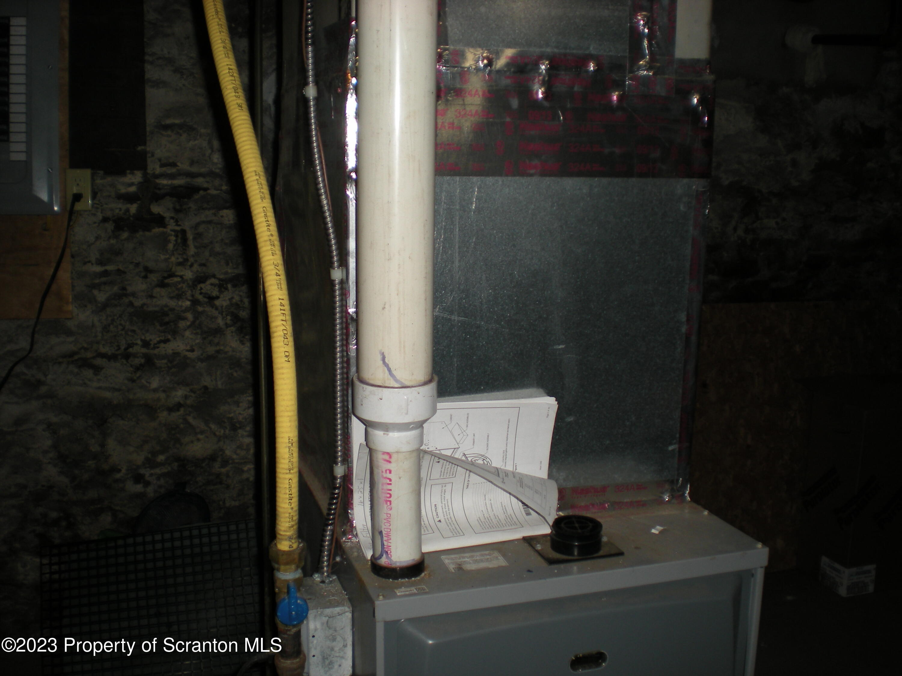 217 Ferdinand Street Scranton, PA 18508 - Photo 35 of 39 a bathroom with a toilet