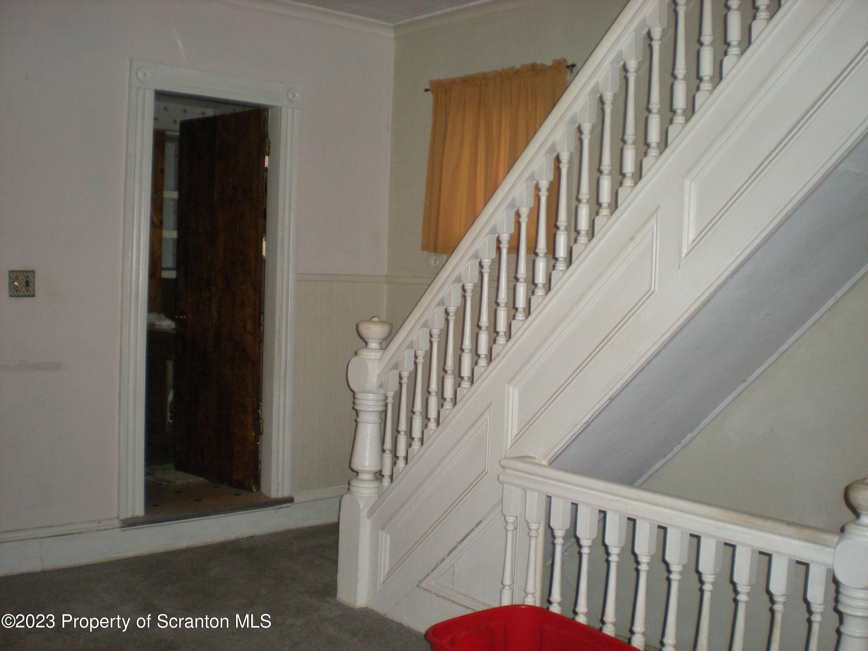 217 Ferdinand Street Scranton, PA 18508 - Photo 7 of 39 a view of entryway