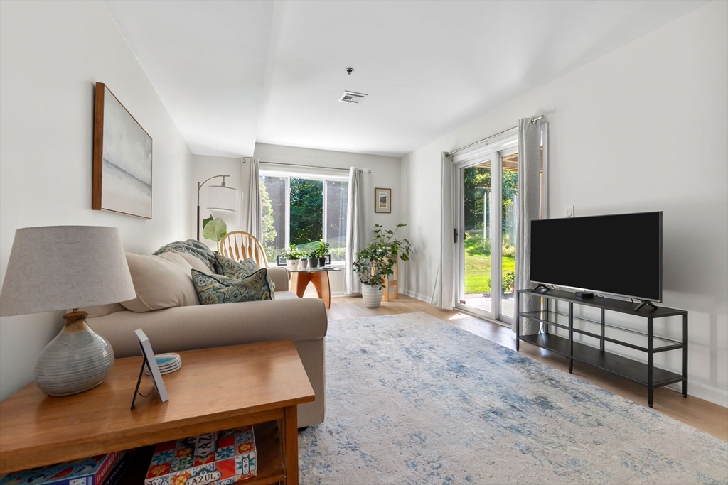 4 Duck Pond Road, Unit 206 Beverly, MA 01915 - Photo 4 of 29 Gallery Image 4