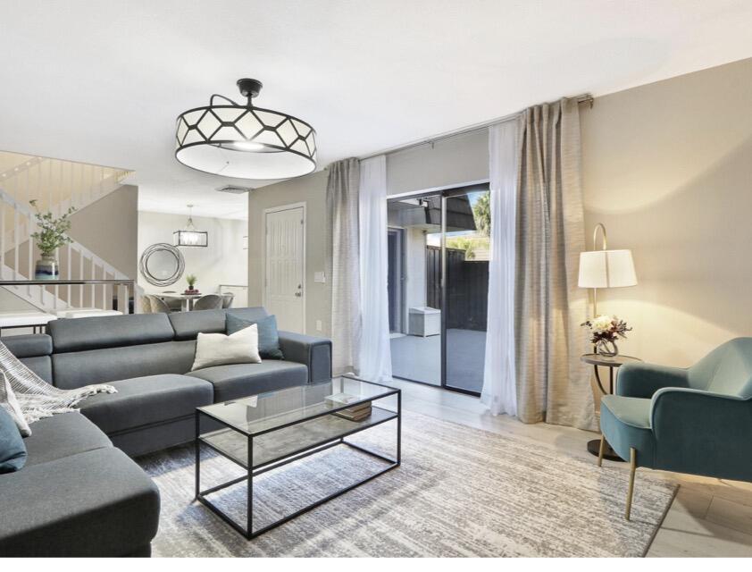 2117 21st Court Jupiter, FL 33477 - Photo 3 of 10 IMG_2364 (1)