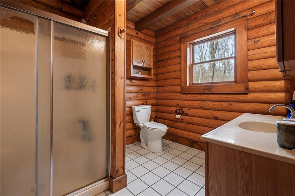 515 Hooker Road West Sunbury, PA 16061 - Photo 24 of 47 Full Bathroom Main Floor