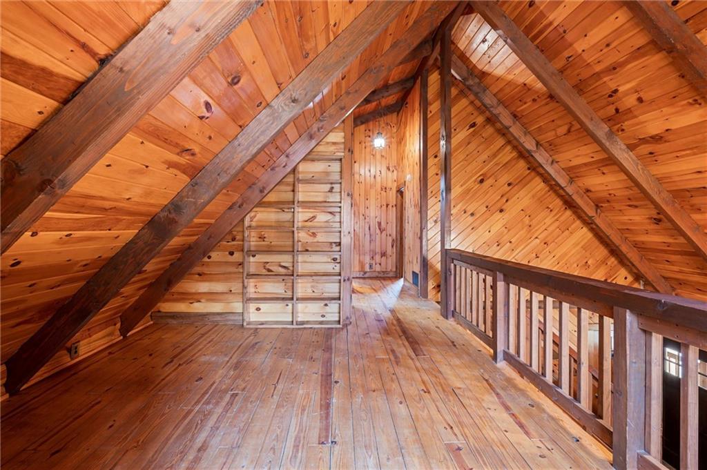 515 Hooker Road West Sunbury, PA 16061 - Photo 29 of 47 Loft area