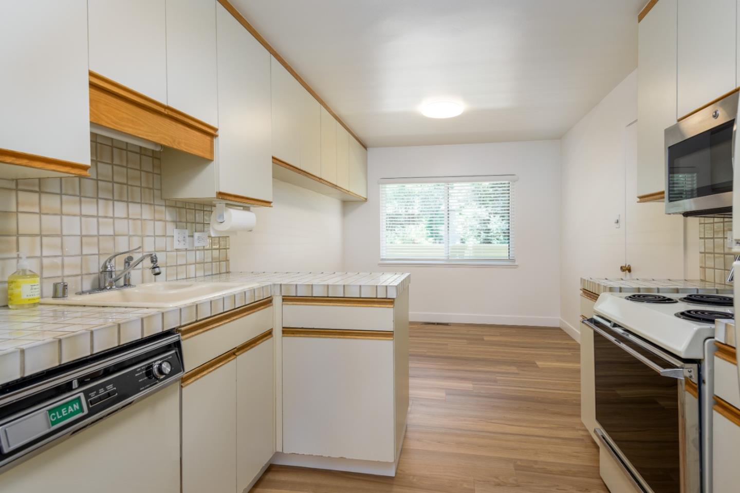 2305 Sharon Road Menlo Park, CA 94025 - Photo 5 of 22 Gallery Image 5