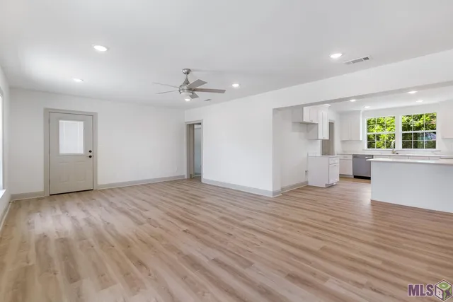 $385,000 | 11321 Highway 22, St. Amant, LA 70774