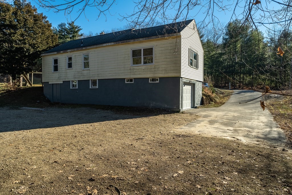 252 Old Warren Road Palmer, MA 01069 - Photo 29 of 29 a backyard of a house