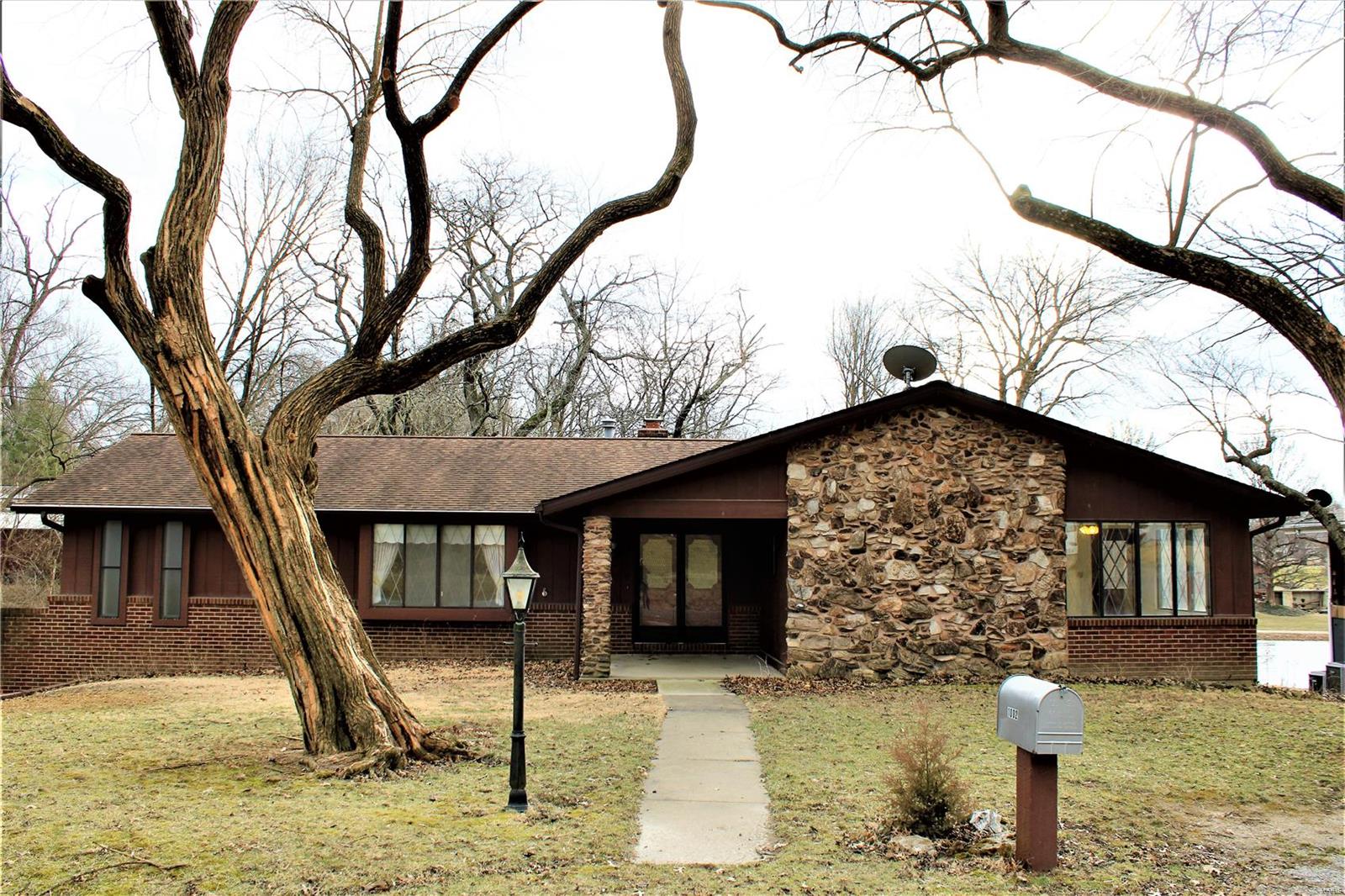 1002 College Road Lebanon, IL 62254 - Photo 1 of 40 Gallery Image 1